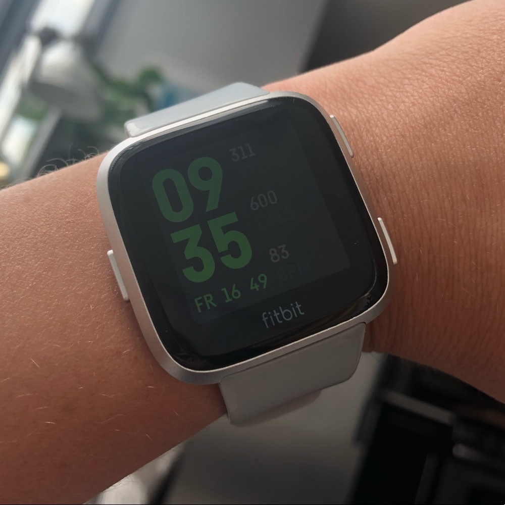 Fitbit Versa Smartwatch - Silver